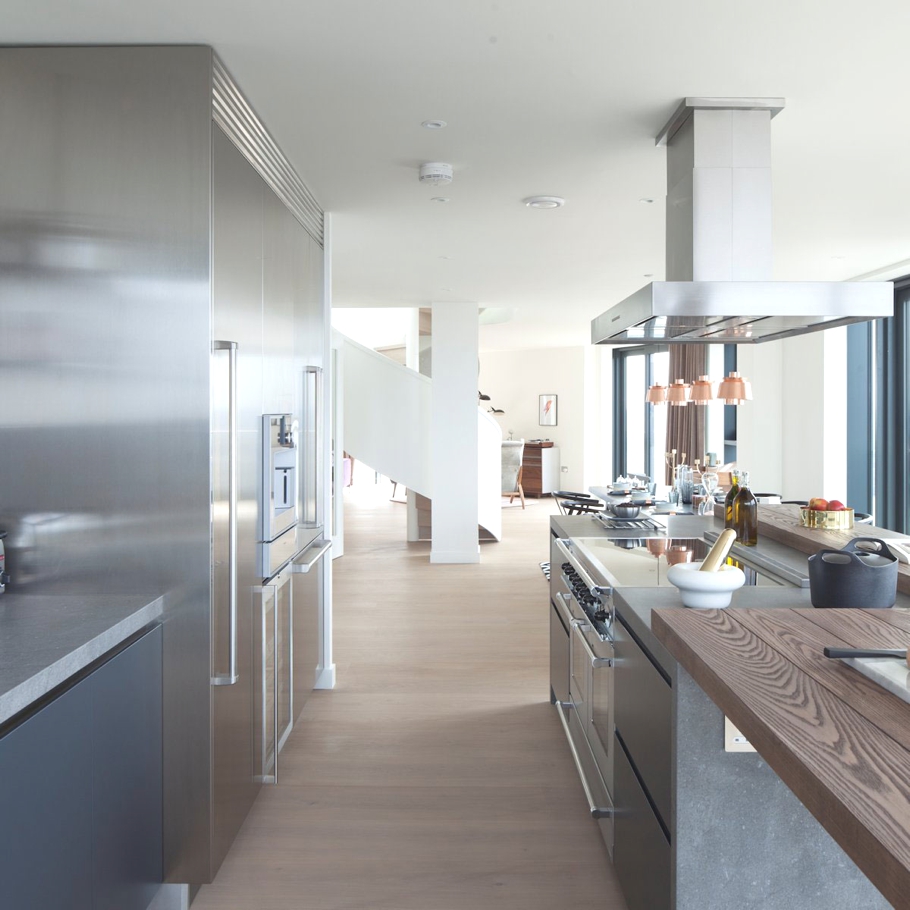 Прекрасный дизайн интерьера кухонной зоны