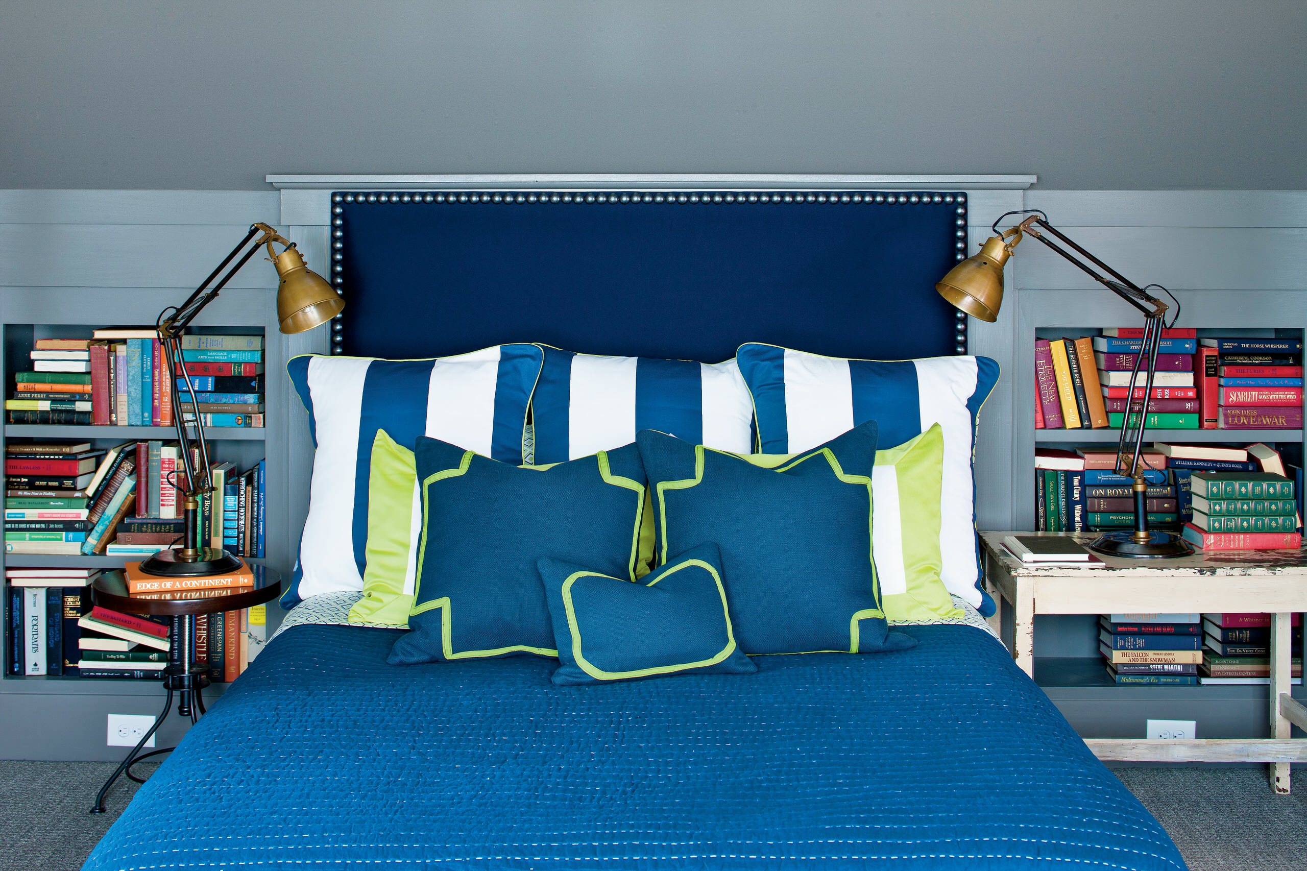 Элегантное изголовье кровати: 15 уникальных дизайнерских идей для общей спальни у детей