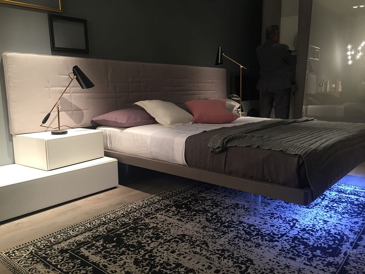 Дизайн интерьера спальни - воздушная кровать с подсветкой на прозрачных ножках