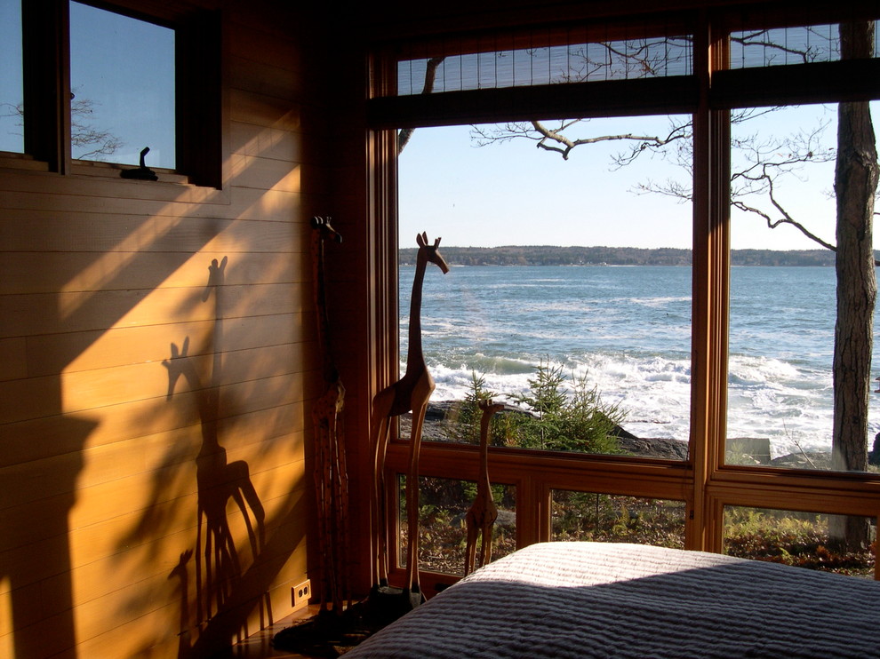 Фото с окна с видом на море