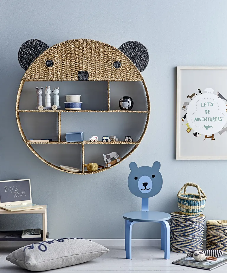 Полка в виде медведя в детской комнате