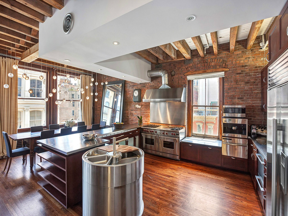 Кухонная зона апартаментов Soho Loft в Нью-Йорке