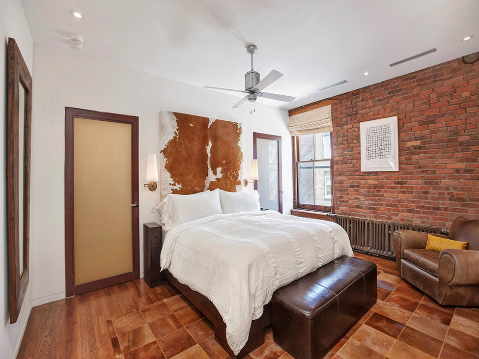 Спальная комната апартаментов Soho Loft в Нью-Йорке