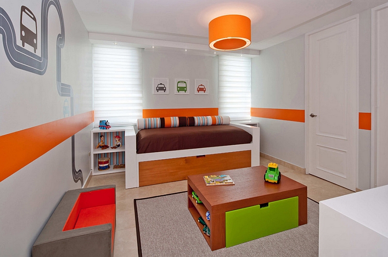 Детская комната, оформленная в оранжево-серых тонах