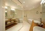 Прекрасный интерьер ванной комнаты