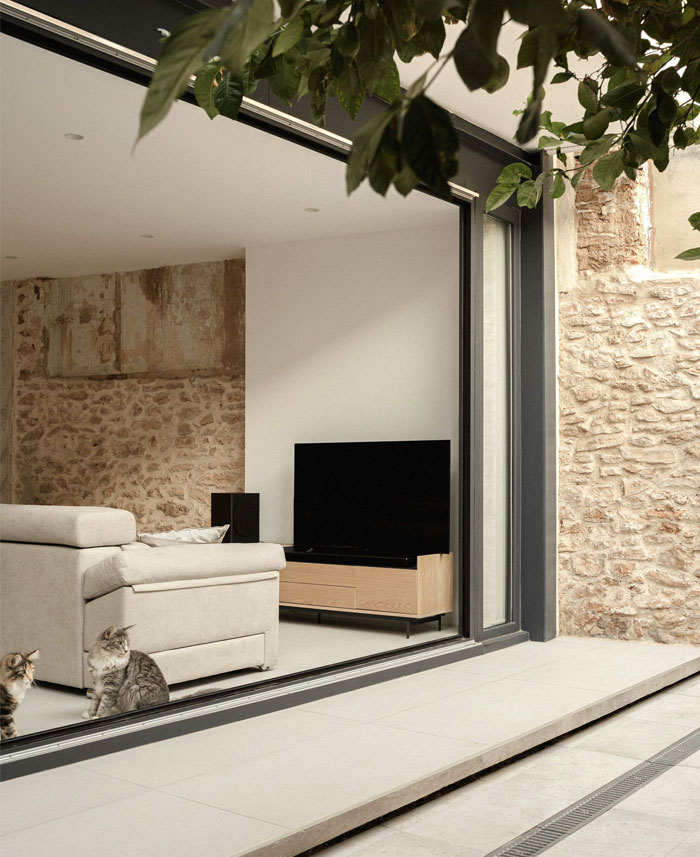Casa del Calvari от ENDALT Arquitectes