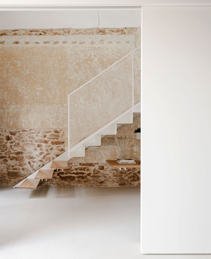 Casa del Calvari от ENDALT Arquitectes
