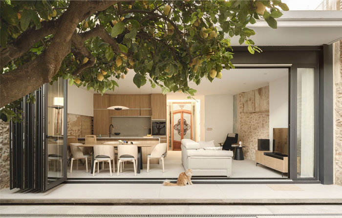 Casa del Calvari от ENDALT Arquitectes