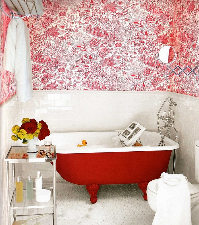 Как включить красный и черный в дизайн вашей ванной комнаты