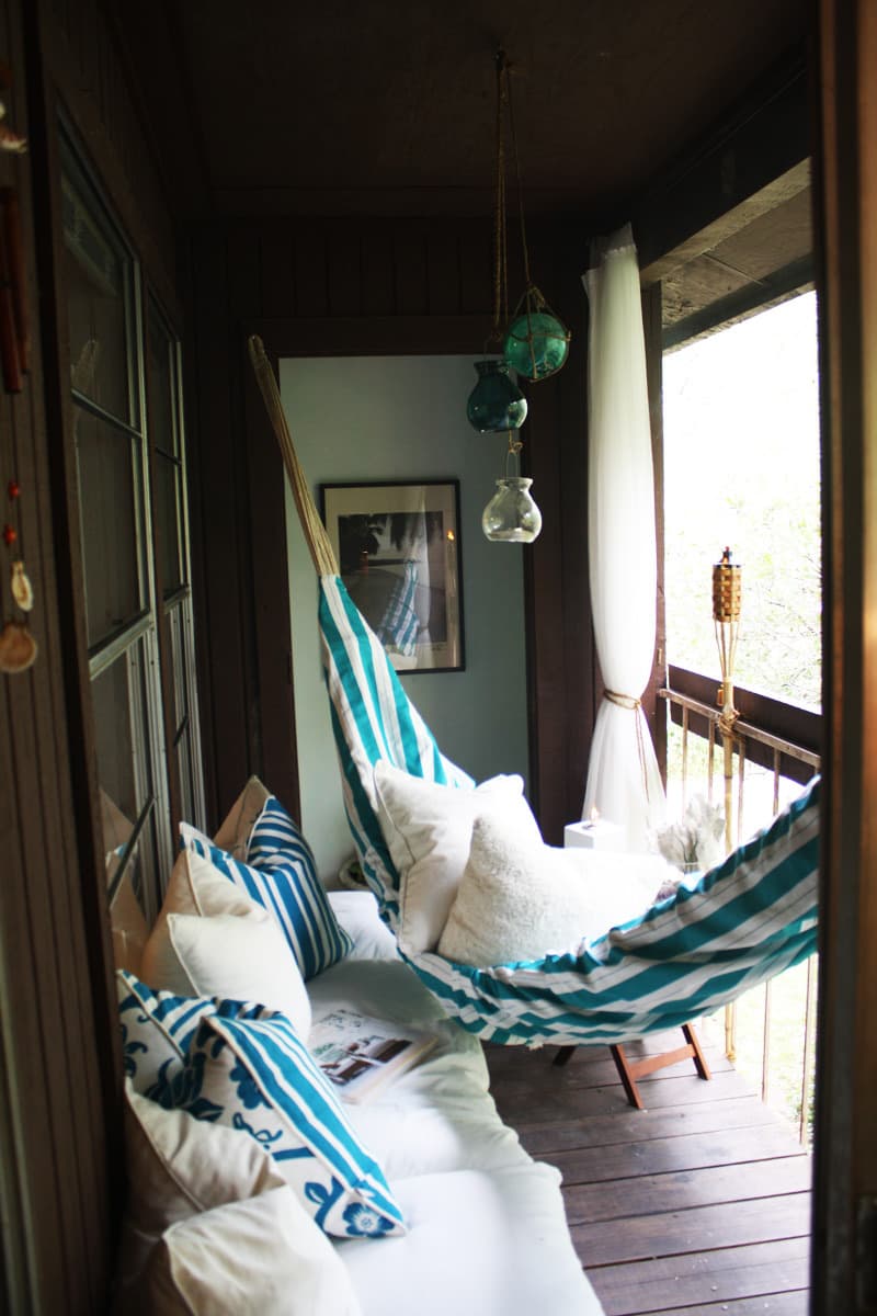 Декор маленького балкона: курортный вариант