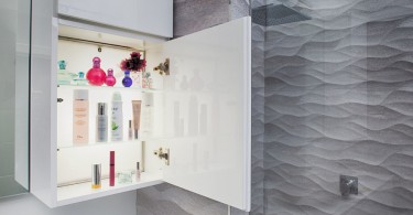 Система хранения в интерьере ванной комнаты. Дизайн Retreat Design
