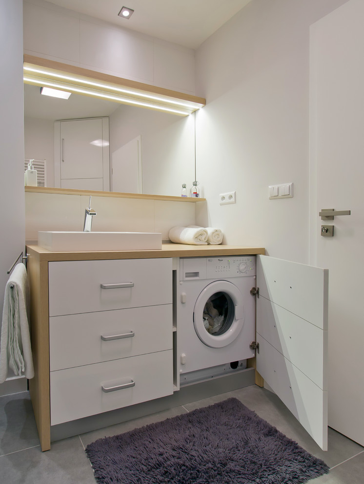 Система хранения в интерьере ванной комнаты. Дизайн Goldfish-Interiors