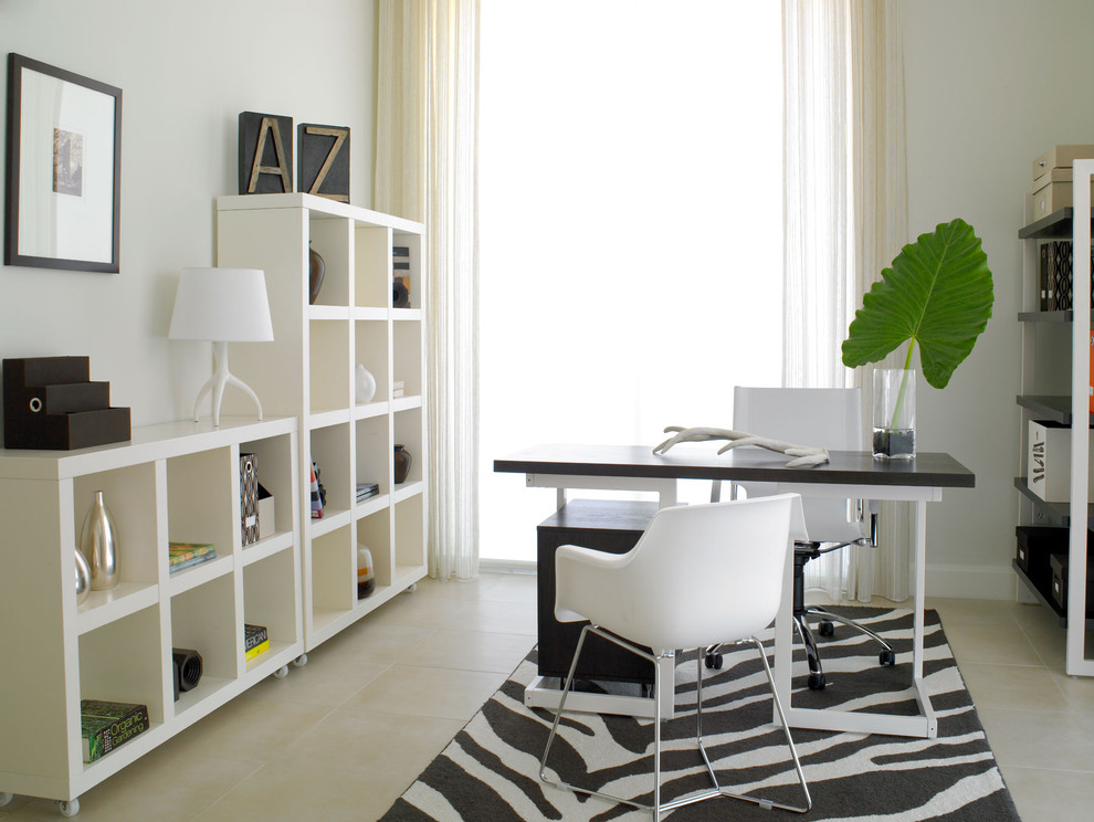 Дизайн домашнего кабинета в бело-чёрном цвете