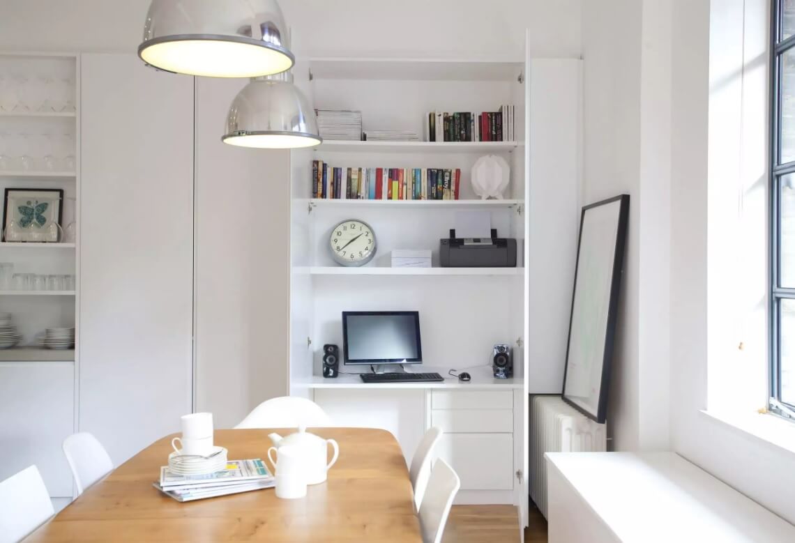 Дизайн домашнего офиса: рабочее место в гостиной