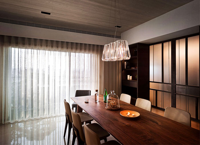 Дизайн интерьера квартиры в классическом стиле: деревянная мебель