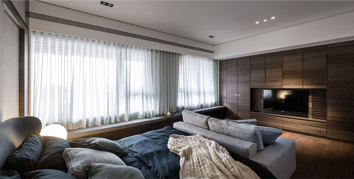 Дизайн интерьера квартиры в классическом стиле: телевизор в стене