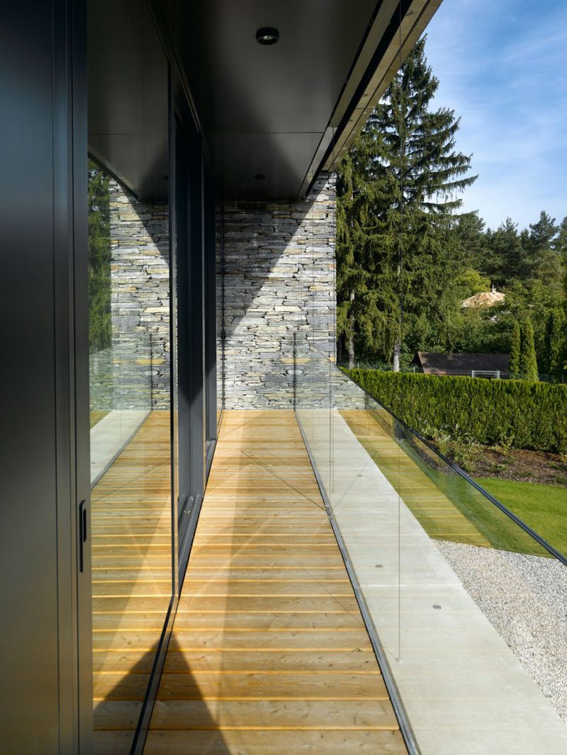 Современный дизайн маленького балкона - Фото 24