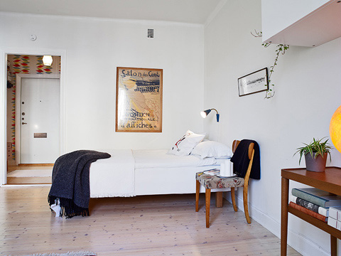 Дизайн небольшой квартиры: просторная двуспальная кровать