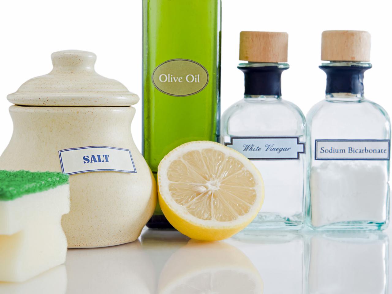 Чистящие средства для дома - лимон, соль и масло