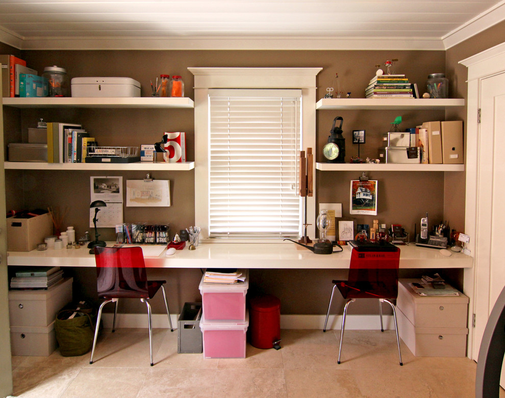 Оригинальный дизайн интерьера домашнего офиса для двоих от Shelley Gardea