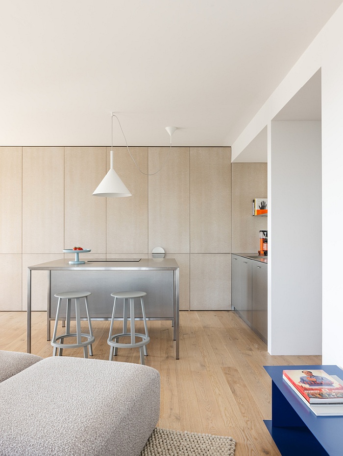 Пастельная гармония с ярким акцентом: уютный дом от Grau Architects