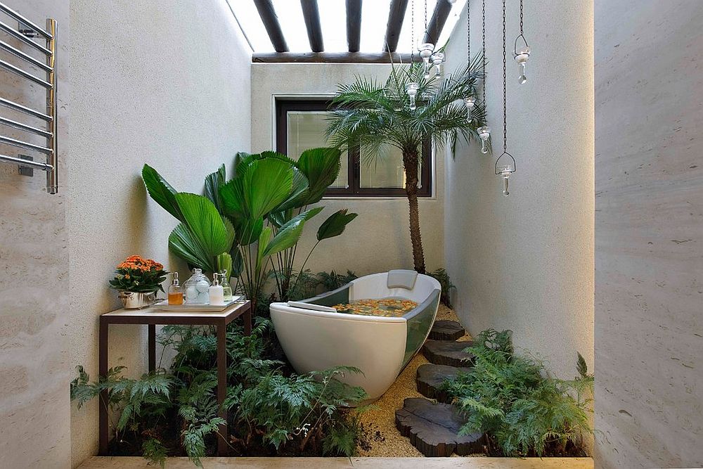 Идеи дизайна интерьера современной ванной с высокими растениями