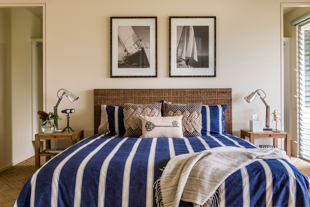 Идеи интерьера спальни: полосатое постельное бельё