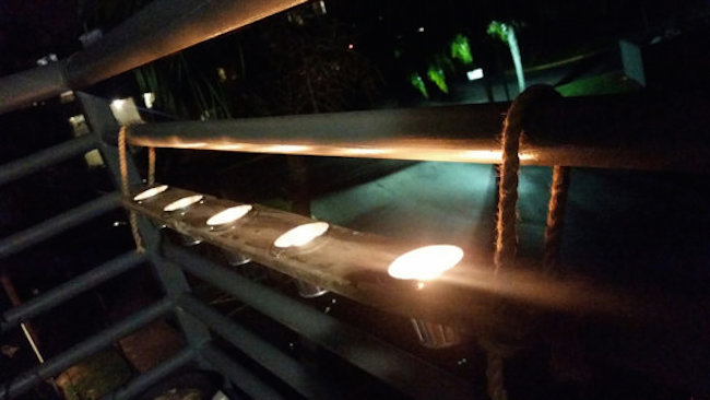 Свечи в оформлении балкона