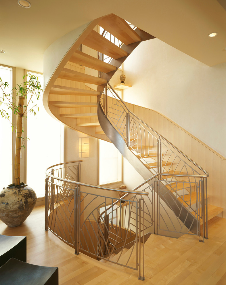 Интерьер лестницы на второй этаж - Фото 27