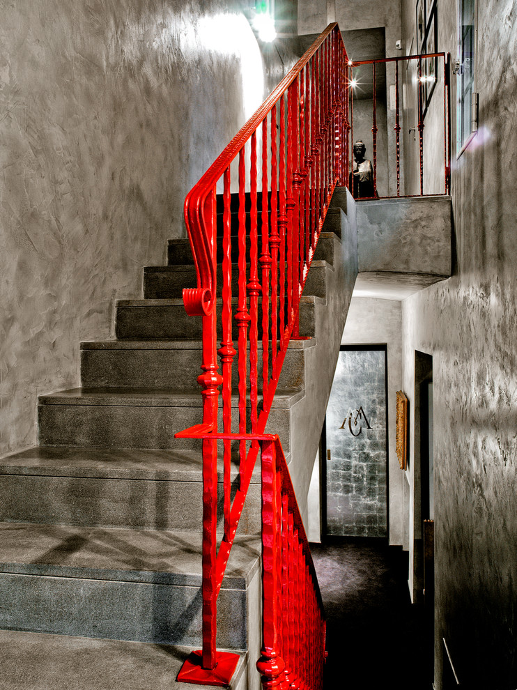 Интерьер лестницы на второй этаж - Фото 44
