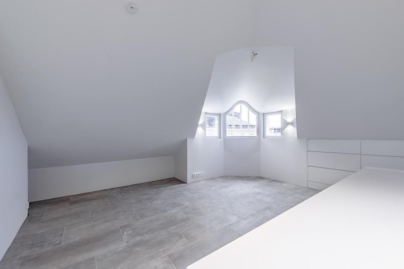 Интерьер мансарды в скандинавском стиле – Светлая комната