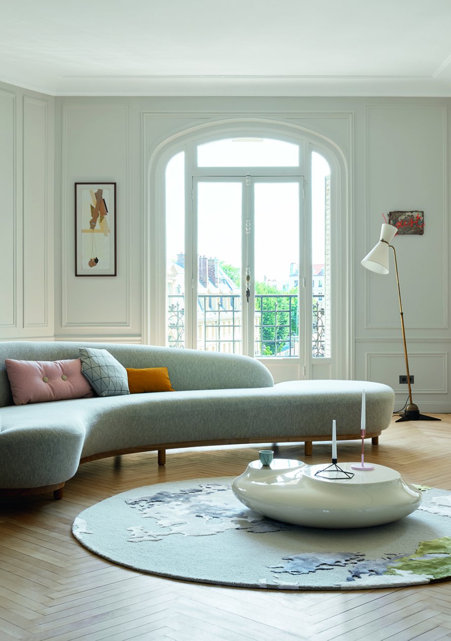 Интерьер парижской квартиры: дизайн гостиной