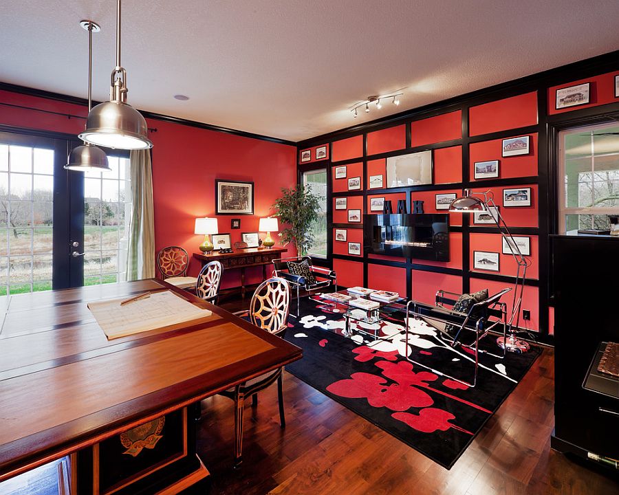 Домашний офис с сочетанием красного и черного