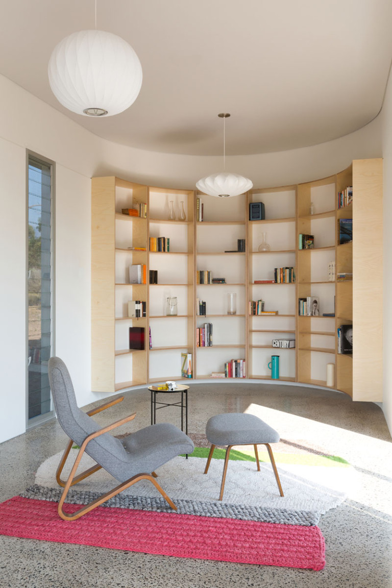Комната для чтения: удобный и простой стеллаж