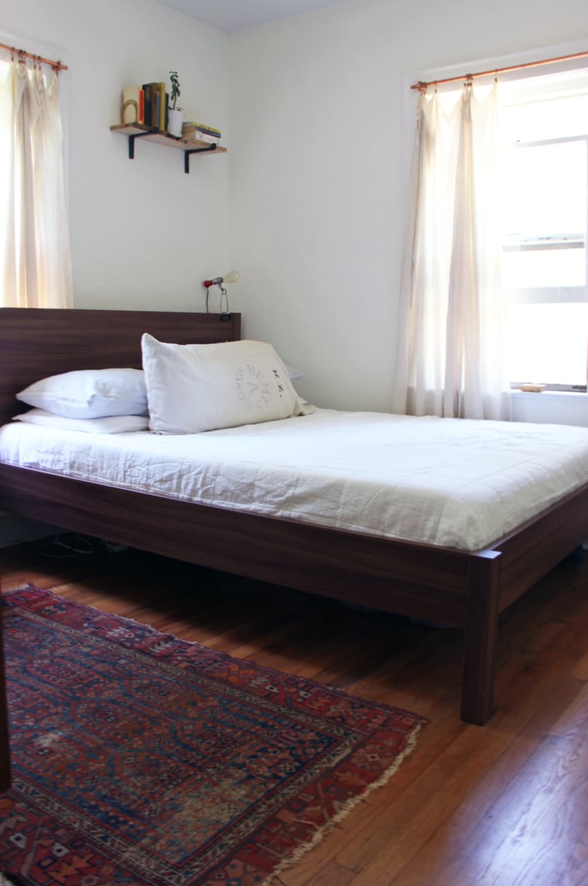 Комната в стиле минимализм: винтажная спальня