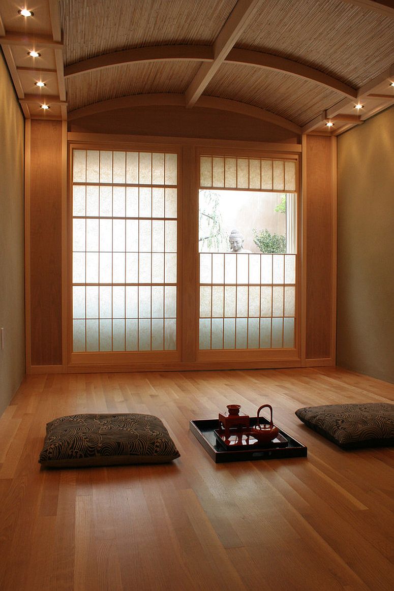 Комната для медитации без лишних предметов
