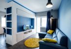 Компактная квартира в синем цвете как образец смелого декора и грамотной организации пространства