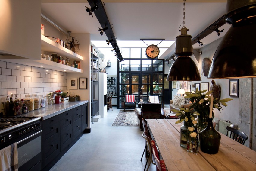 Удивительное оформление кухни в Garage Loft от Bricks Amsterdam в Нидерландах