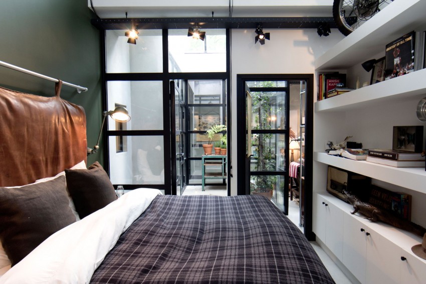 Красивая кровать в Garage Loft от Bricks Amsterdam в Нидерландах
