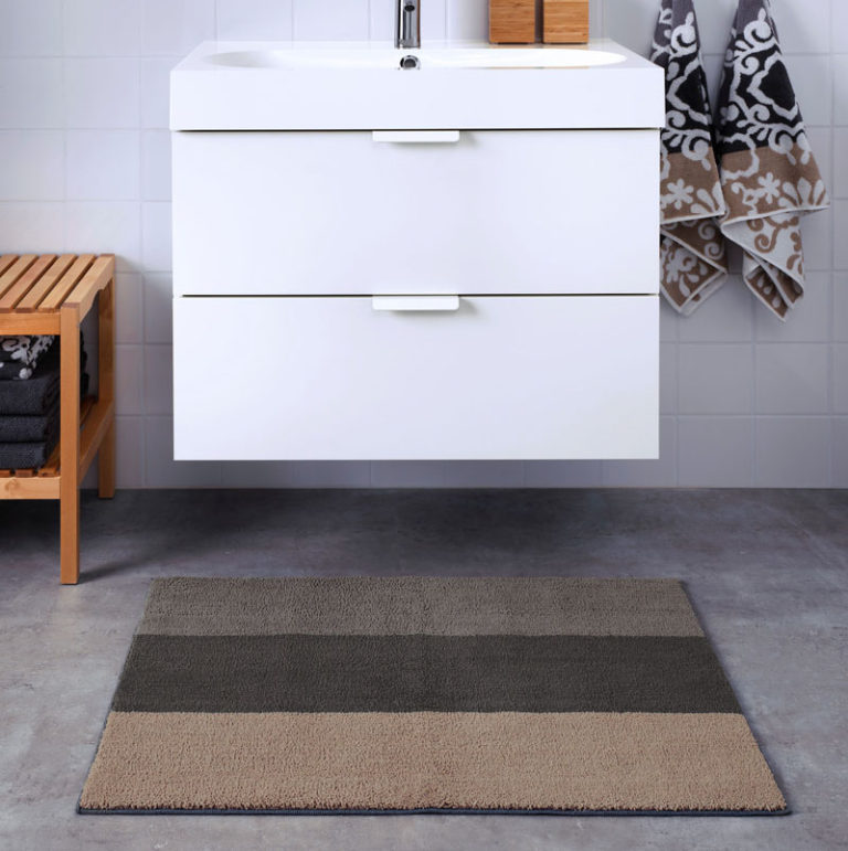 Минимализм в интерьере ванной: коврик BARVALLA от IKEA