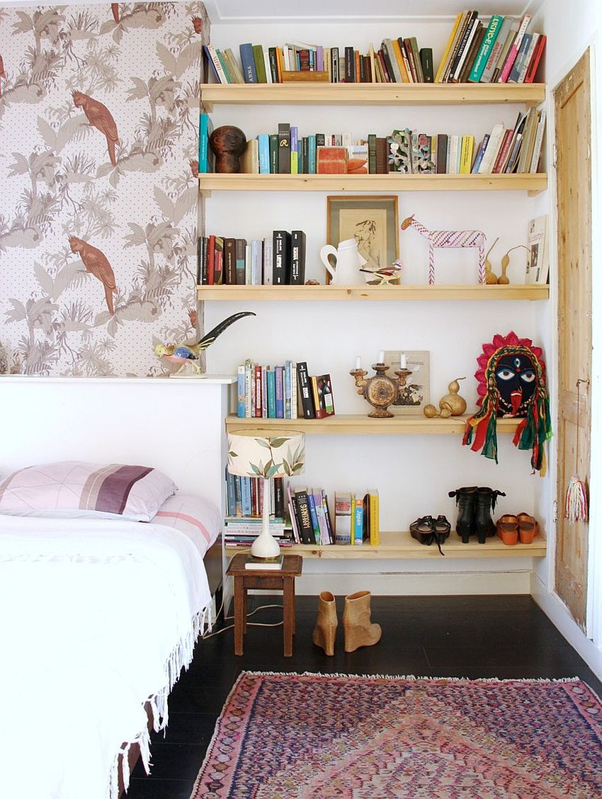 Модные тенденции оформления спальни, которые освежат ваш дом: открытый книжный стеллаж