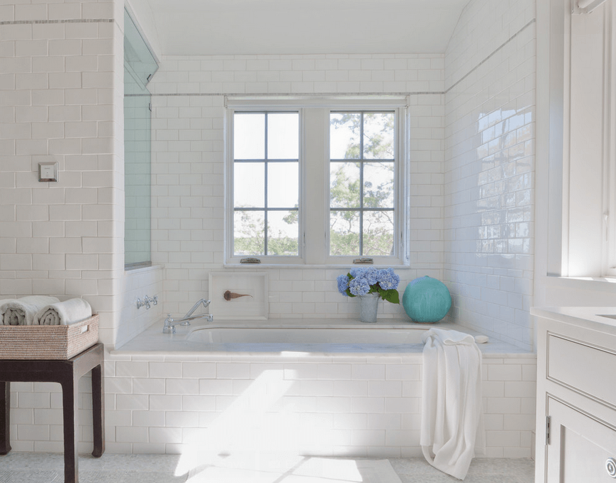 Потрясающие идеи оформления ванной комнаты плиткой: по всей поверхности ванной