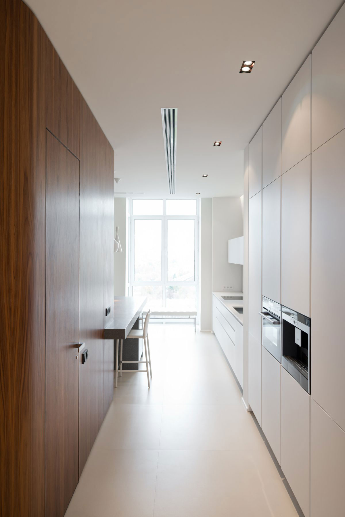 Дизайн интерьера кухни остиной в квартире от SL*Project
