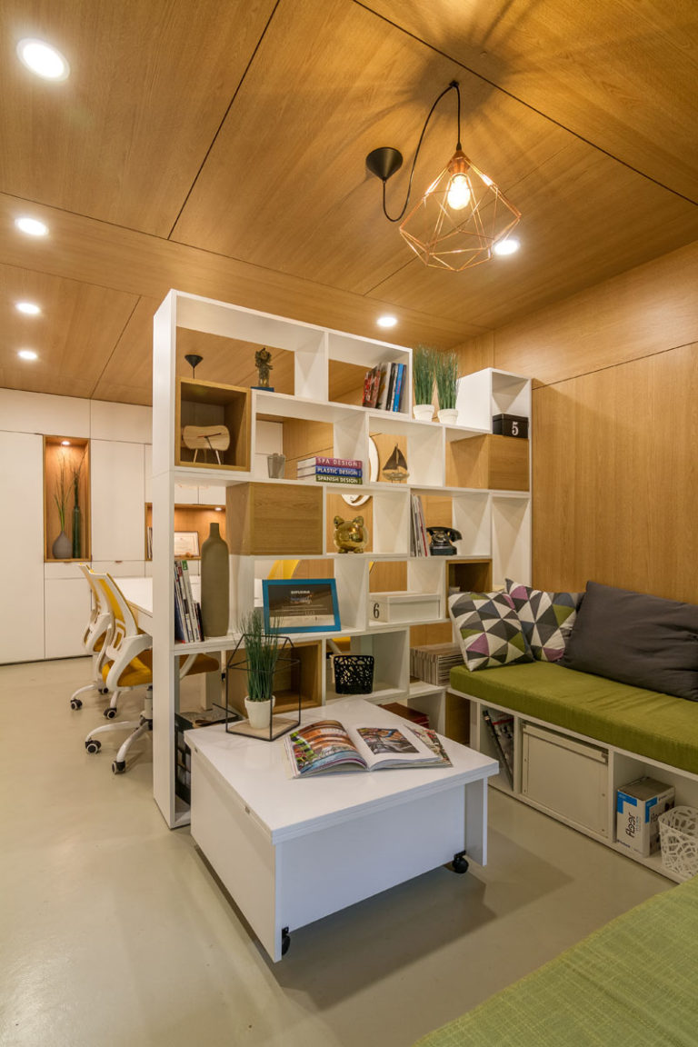 Офис в гараже: уютное рабочее пространство 