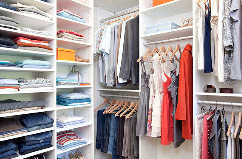 Лаконичная организация пространства в шкафу своими руками: приспособление для хранения одежды