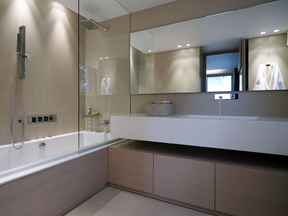 Ванная комната в современных апартаментах