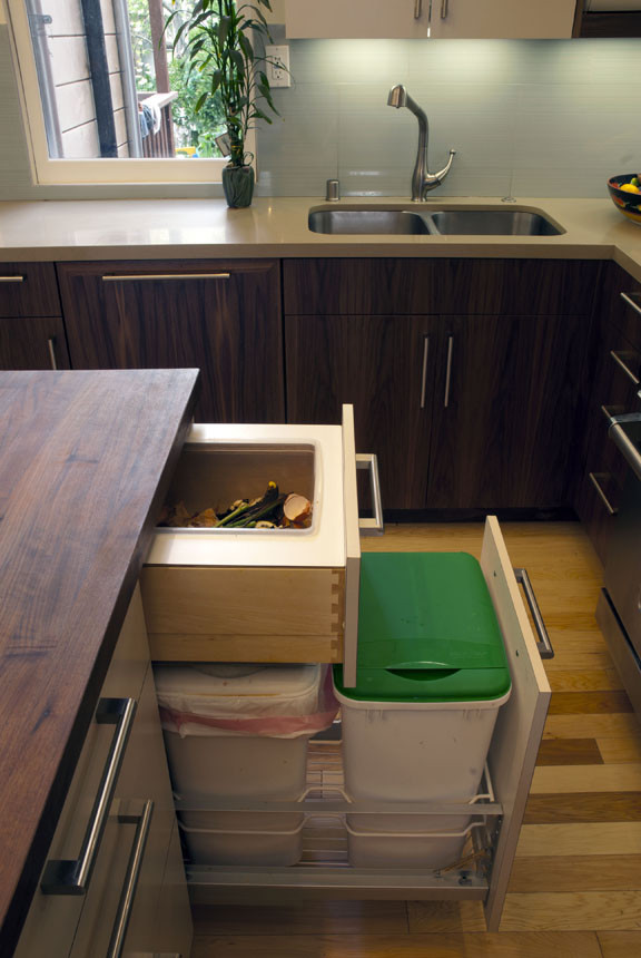 Порядок на кухне: ящики для хранения отходов - Фото 12
