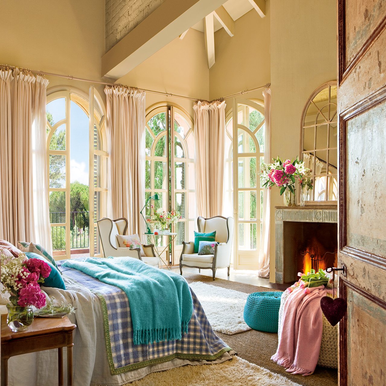 Комната красиво красивая недорого. Уютная спальня. Уютный интерьер. Романтический стиль в интерьере. Стиль Романтизм в интерьере.