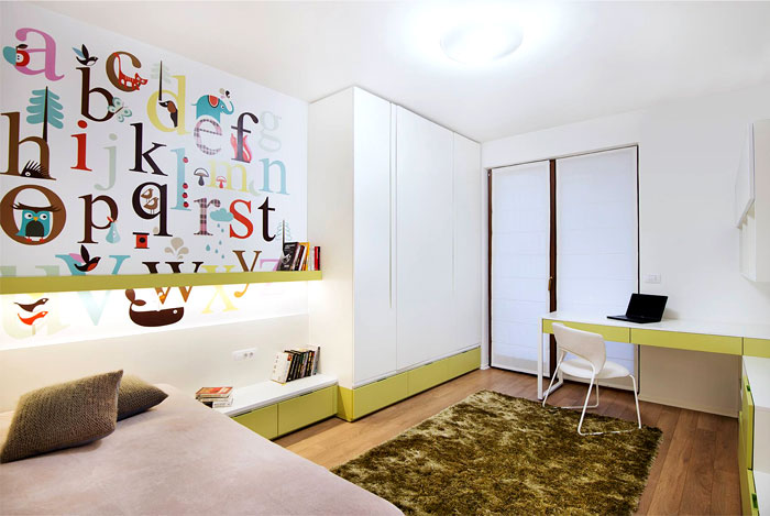 Современный интерьер квартиры: детская комната с желтым акцентом