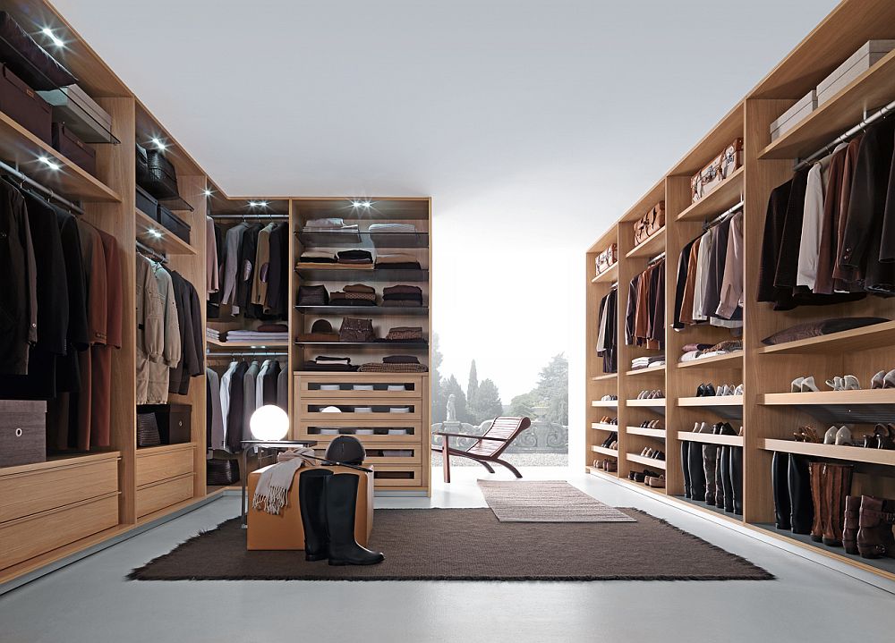 Идеи гардеробной комнаты - просторная гардеробная Tecnopolis из светлого дерева